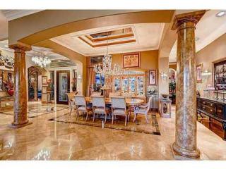 19 Isleworth Dr, Henderson, NV 89052-6458