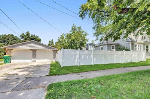 718 Maple Ave, Green Bay, WI 54303-3548