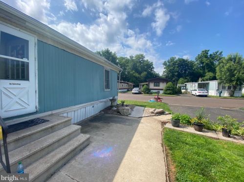9904 Lindley Dr, Yardley, PA 19067-6126