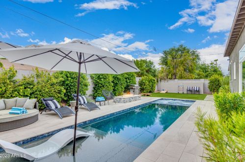 8620 Plz Ave, Scottsdale AZ 85250-6710 exterior