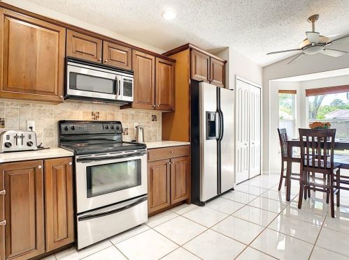 4784 Ridgemoor Cir, Palm Harbor FL  34685-3149 exterior