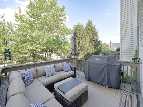 84 La Costa Dr, Annandale NJ  08801-1670 exterior