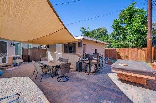 216 Russell Ave, Fullerton CA  92833-2437 exterior