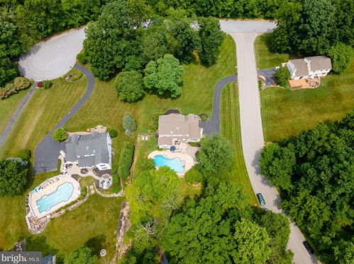 49 Yarmouth Ln, Downingtown PA  19335-1556 exterior