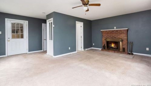 37 Candle Hill Rd, Danbury CT  06812-2409 exterior