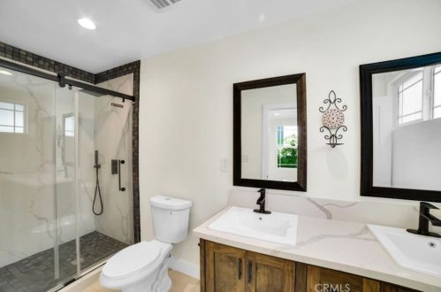 11512 La Maida St, North Hollywood CA  91601-4323 exterior