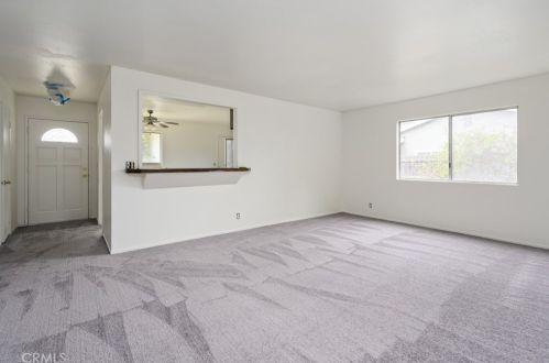 1209 Gatewood Ln, Santa Paula, CA 93060-1110