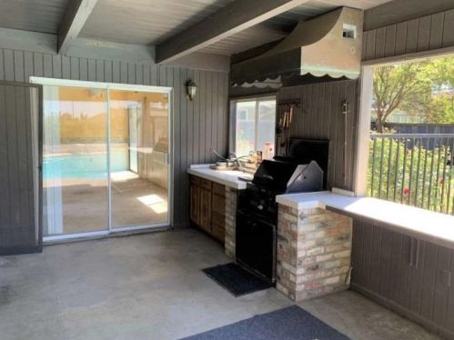 909 Tehama Dr, Lodi CA  95242-9553 exterior