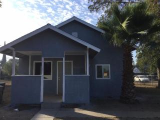 219 Lemon Ave, Fresno, CA 93706-1860