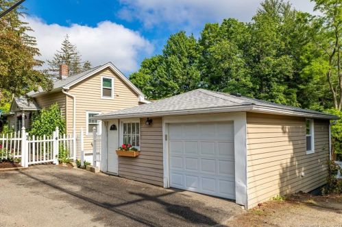 43 Eagle St, Terryville, CT 06786-6117