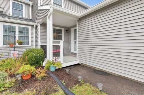 835 Long Hill Rd, Middletown, CT 06457-5029