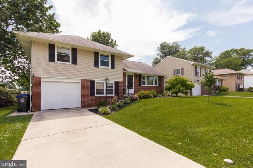 142 8th St, Souderton, PA 18964-1120
