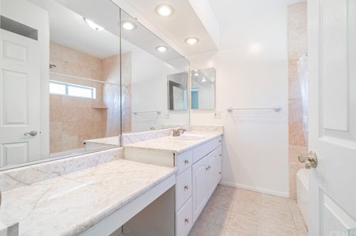 25420 Oak St, Lomita CA  90717-2216 exterior