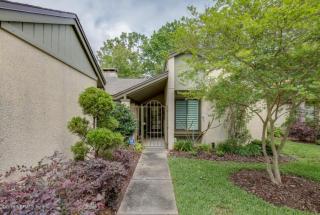 8734 Belle Rive Blvd, Jacksonville, FL 32256-8452