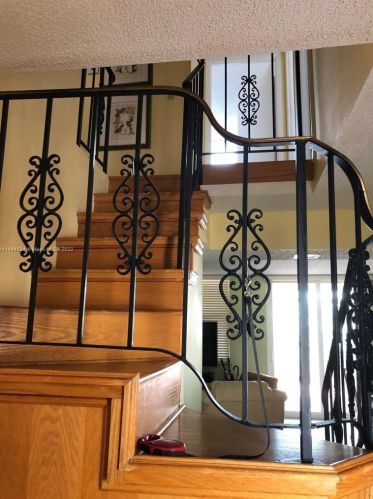 3910 11th Ave, Hialeah, FL 33012-4180