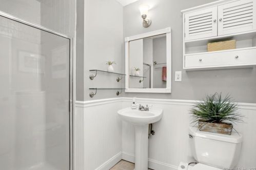 80 Chatfield Dr, Bridgeport CT exterior