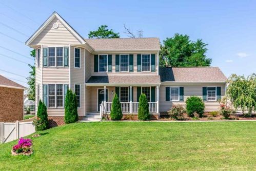 1611 Skylark Ln, Harrisonburg VA  22801-7374 exterior