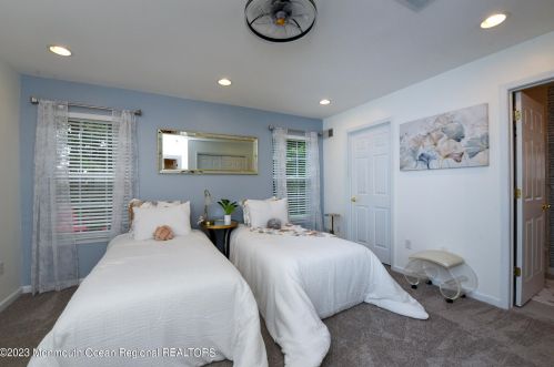 205 Skyline Dr, Lakewood NJ  08701-5740 exterior