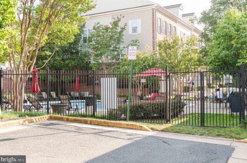 3003 Nicosh Cir, Falls Church VA  22042-1241 exterior