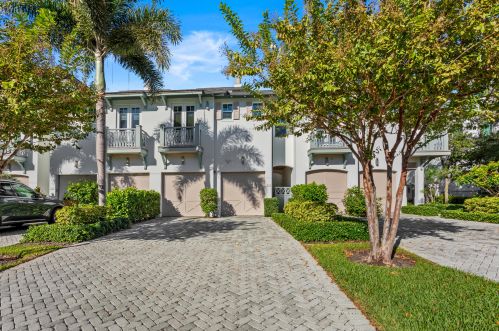 210 Venetian Dr, Delray Beach, FL 33483-6810
