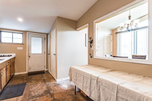 22 Strathmore Dr, Babylon NY  11703-3713 exterior