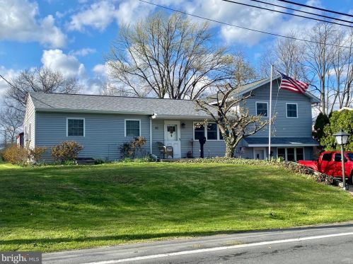 81 Hall Rd, Shoemakersville, PA 19555-1103