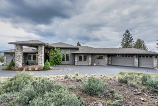 2046 Perspective Dr, Bend, OR 97701-8326