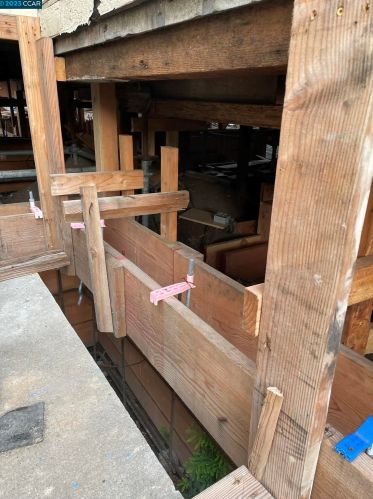 1514 9th St, Oakland CA  94607-1910 exterior