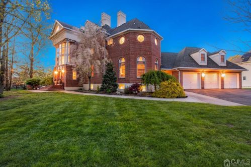 2 Winchester Dr, East Brunswick NJ  08816-3385 exterior