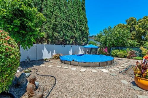 16027 Hartland St, Van Nuys CA 91406-4808 exterior