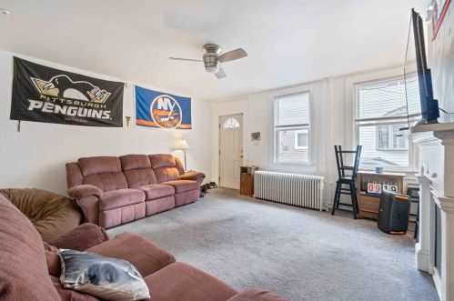 1815 Fox Way, Pittsburgh PA  15203-1731 exterior