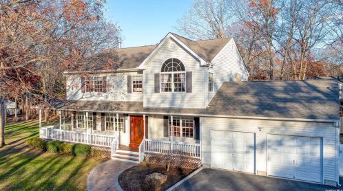 7 Ferney Ave, Miller Place, NY 11764-2661