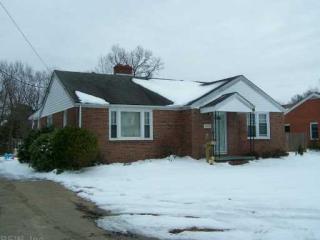 8460 Radnor Rd, Norfolk, VA 23503-4053