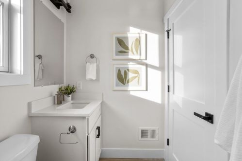 513 5th Ave, Bridgeville PA  15017-1337 exterior