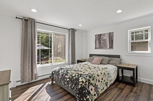 62 Demello Dr, Tiverton RI  02878-2770 exterior