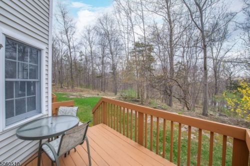 7 Christopher Ct, Lincoln Park NJ  07035-2104 exterior