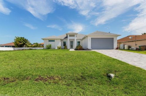 2011 21st St, Cape Coral, FL 33990-4755