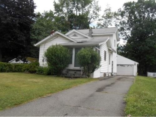 13 Midway Dr, Binghamton, NY 13903-2816