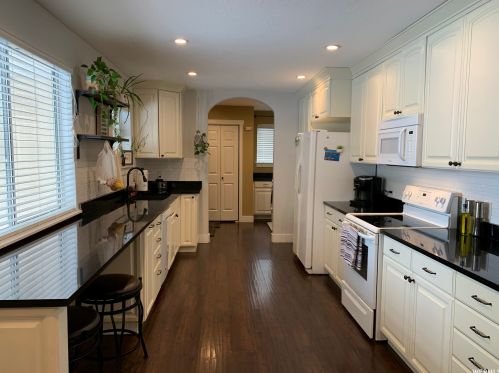 2946 Roundtable Rd, Salt Lake City, UT 84120-6630