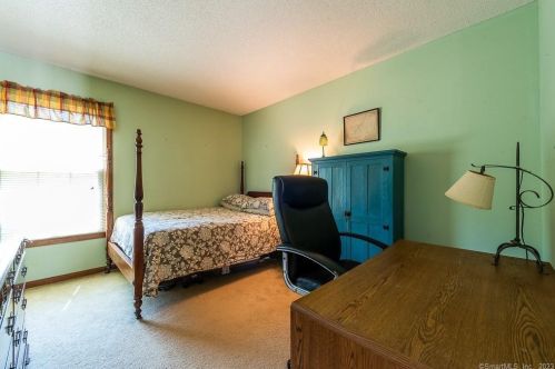 13 Dennison Rd, Essex CT  06426-1352 exterior