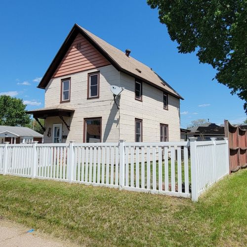 1552 Avon St, La Crosse, WI 54603-2209
