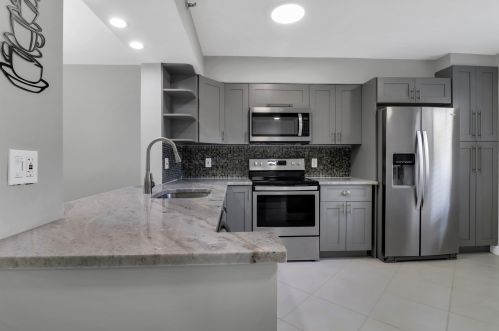 14425 Strathmore Ln, Delray Beach, FL 33446-3040