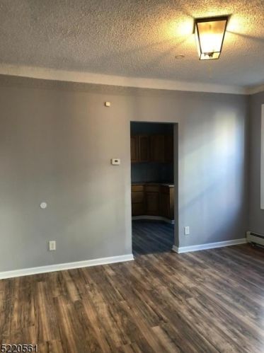 37 17th St, East Orange, NJ 07017-5119