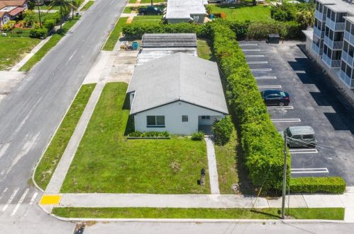 401 12 Ave, Boynton Beach FL  33435-6034 exterior