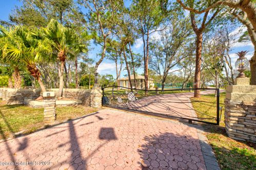 2442 Newfound Harbor Dr, Merritt Island FL  32952-2870 exterior