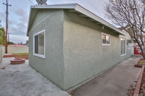 9851 Swallow Ln, Garden Grove, CA 92841-2644