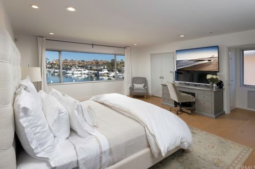 11 Harbor Island Rd, Newport Beach CA  92660 exterior