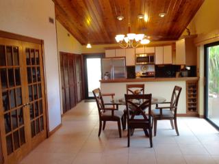 9049 129th Ln, Miami, FL 33176-5832