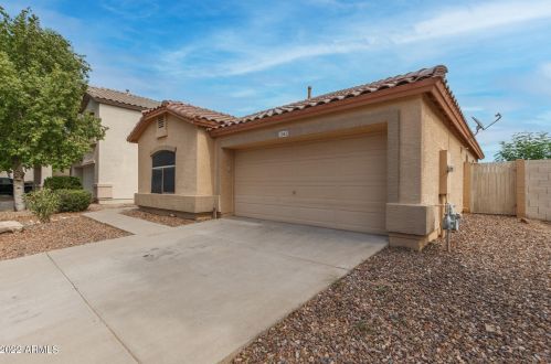 2063 Peppertree Dr, Gilbert, AZ 85295-5644