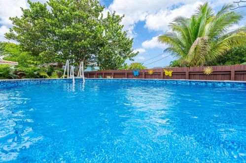 805 26th Ave, Hollywood FL  33020-5704 exterior